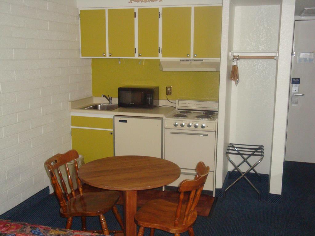 Travelers Inn Lake Havasu Lake Havasu City Ruang foto