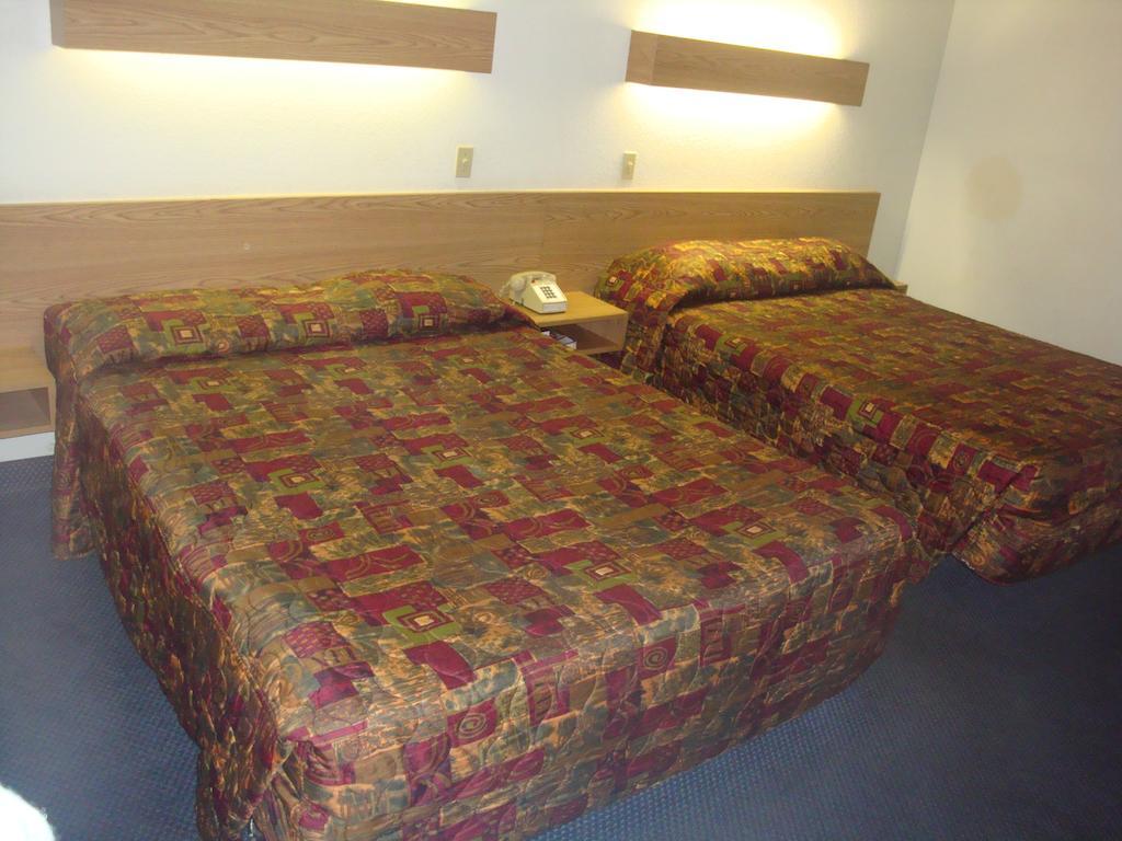 Travelers Inn Lake Havasu Lake Havasu City Bagian luar foto